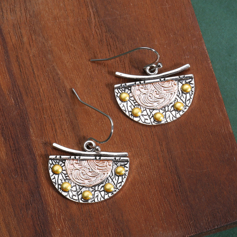 Classical semi-circular fan-shaped metal engraved pattern pendant earrings personalized design 1 pair