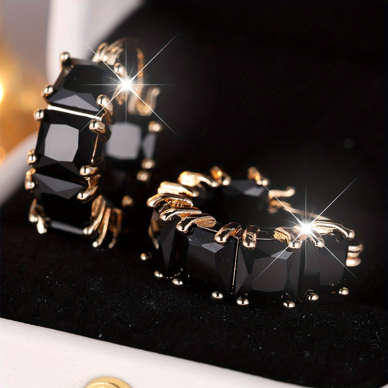 A pair of elegant retro square black zircon earrings, copper craftsmanship, unplated, fashionable women's jewelry, suitable for all seasons