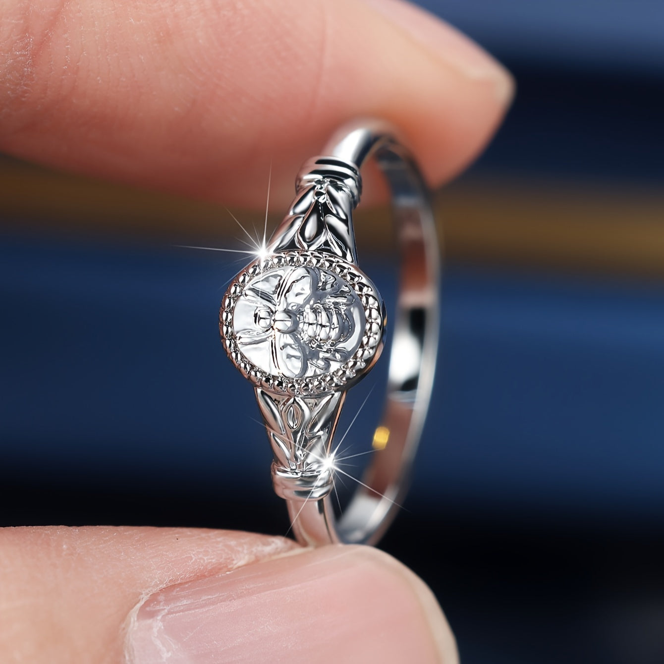 Elegant White Bee Glamour Ring: Unique Gift Options - Perfect for Festivals and Weddings - Unplated - Zircon Set - Copper Bottom - Wear All Year Round