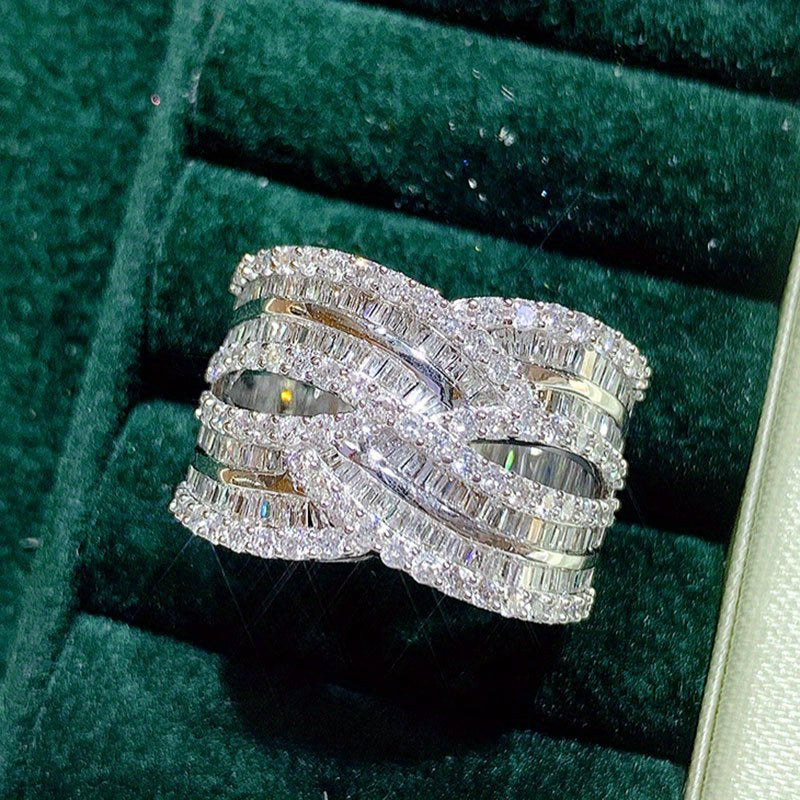 Exquisite silver-plated shining zircon women's ring, wedding party jewelry women's anniversary ceremony gift