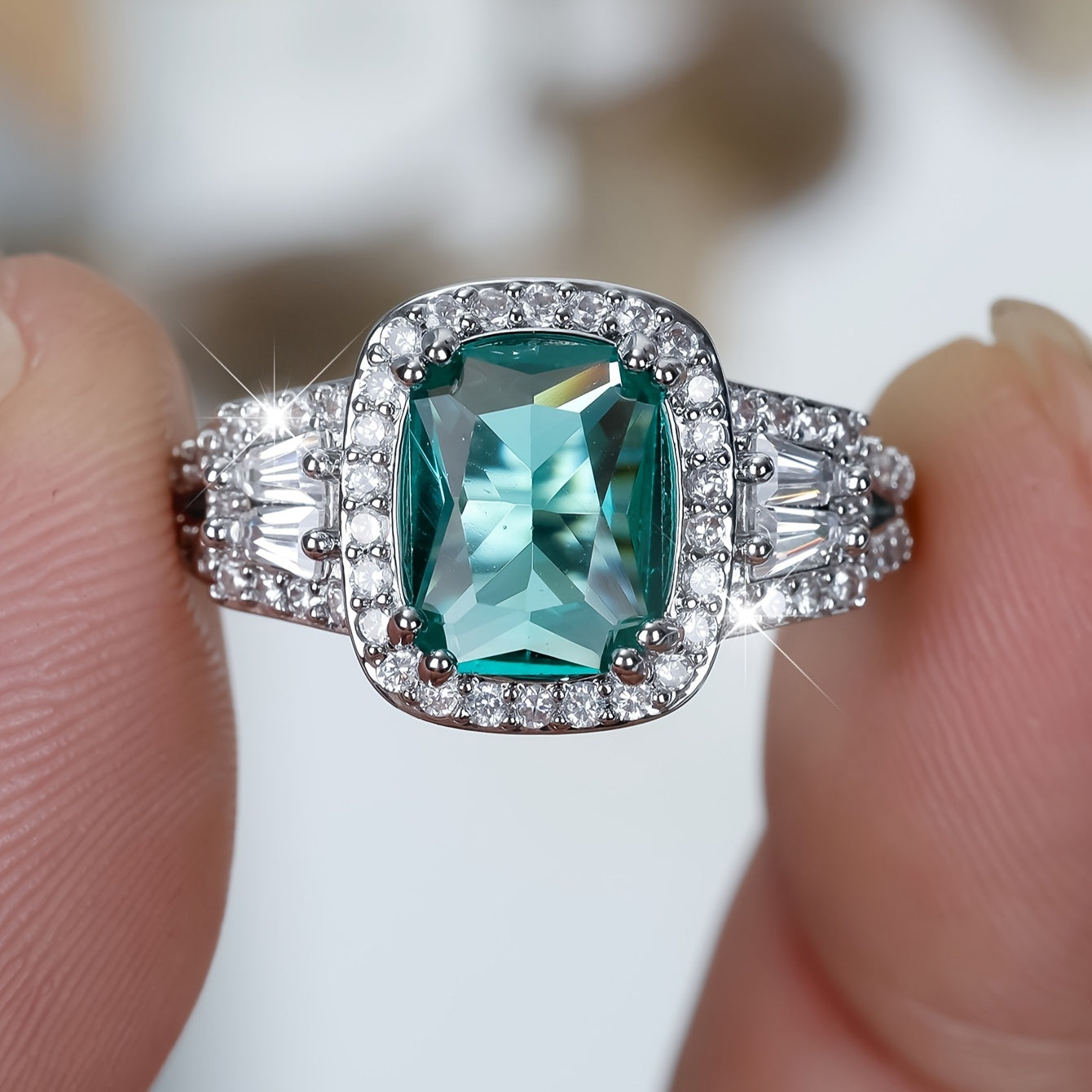 Elegant Vintage Green Square Zirconia Ring - Perfect for Gifts and Special Occasions