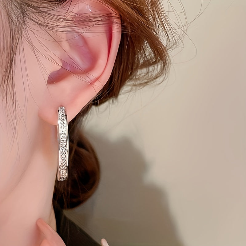 Exquisite round earrings, shining Zirconia, elegant and sexy style, suitable for Women's parties, dates, banquets, earrings