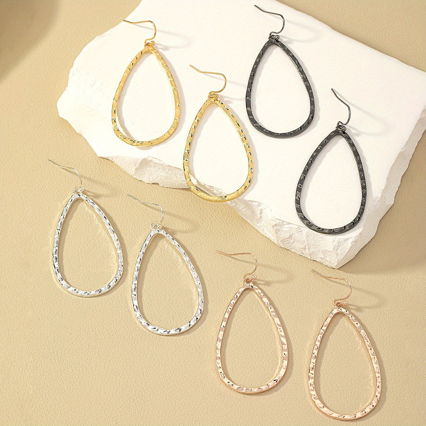 Simple water drop earrings