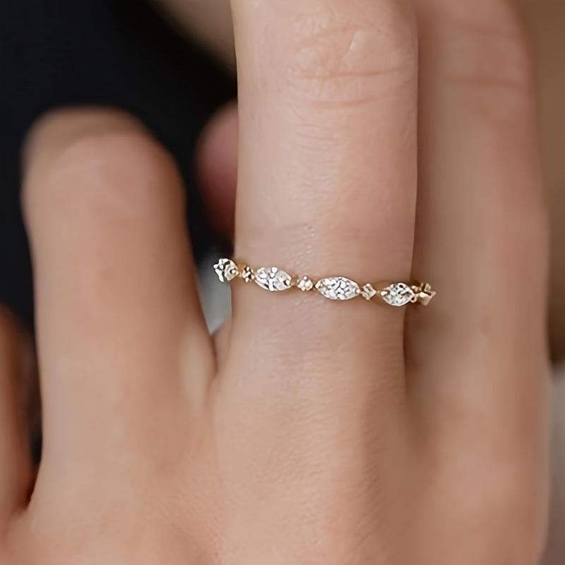 Elegant women's perpetual ring with cubic zirconia - simple single-row design, suitable for engagement and wedding, daily stacking wear