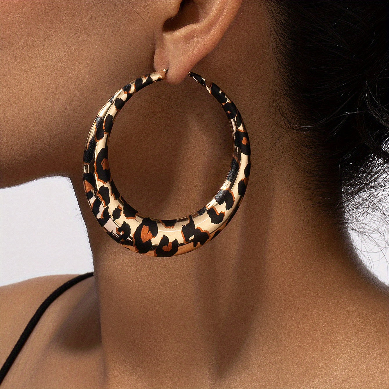 Leopard print pattern thick ring earrings, retro bohemian style alloy jewelry, suitable for daily casual wear