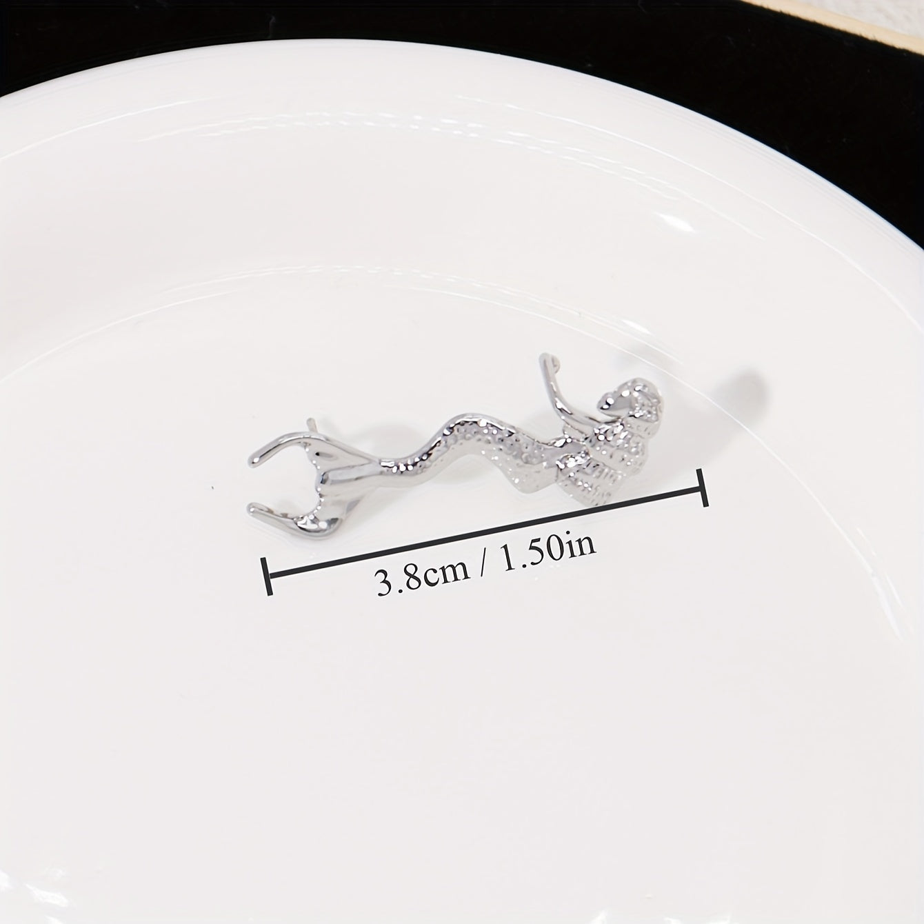 Elegant Vintage Mermaid Tail Ear Sleeve Wrap Earrings for Ladies, Copper Ear Clips, Gift Party Jewelry Accessories, Unplated Feather Design, Single Piece