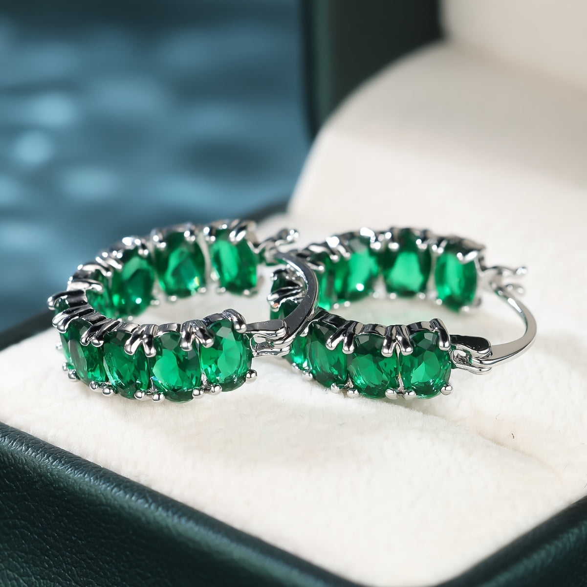 Women's fashion multi-functional design, two elegant egg-shaped earrings with ear clips, personalized accessories