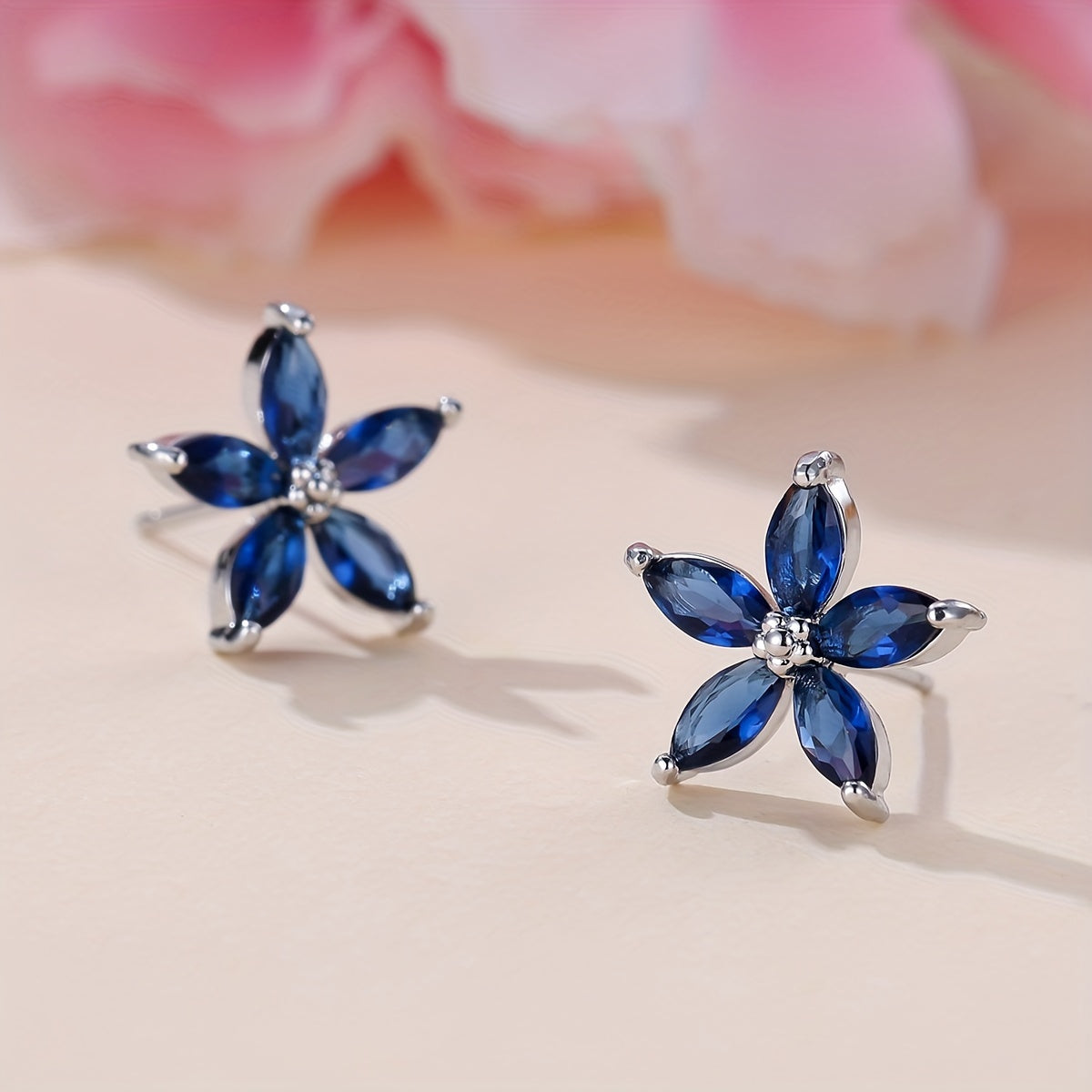 A pair of star-designed stud earrings, elegant and casual style, suitable for Women's daily wear