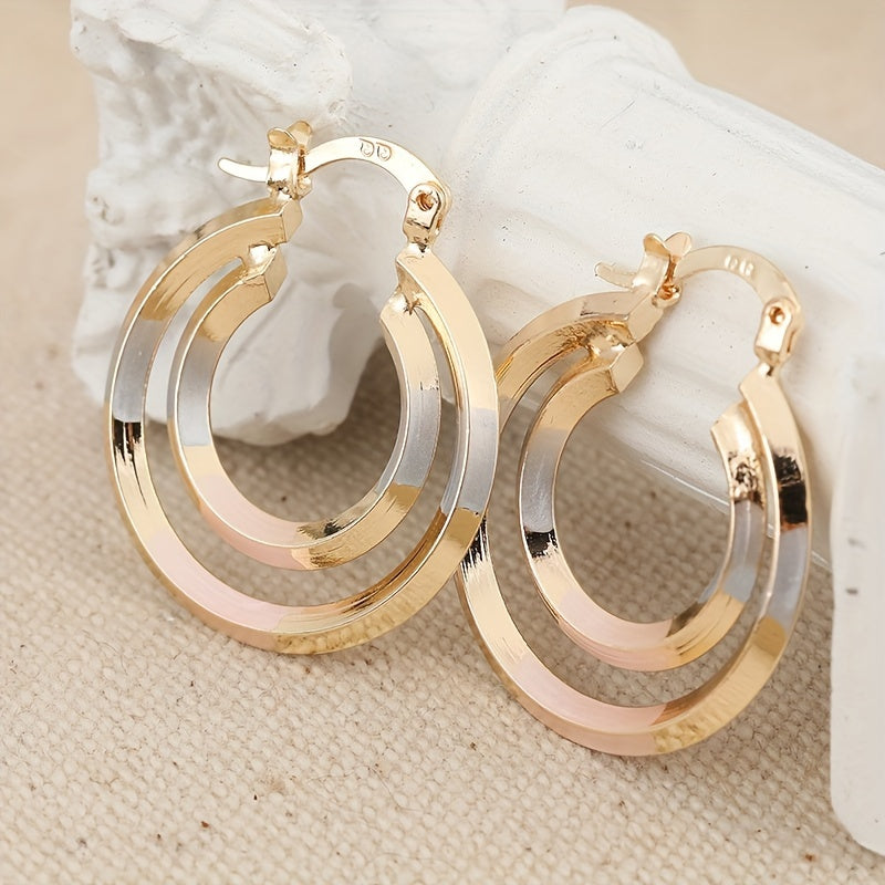 Stylish gold-plated hollow heart earrings are perfect for women's fashion jewelry gifts, perfect for weddings or birthdays.