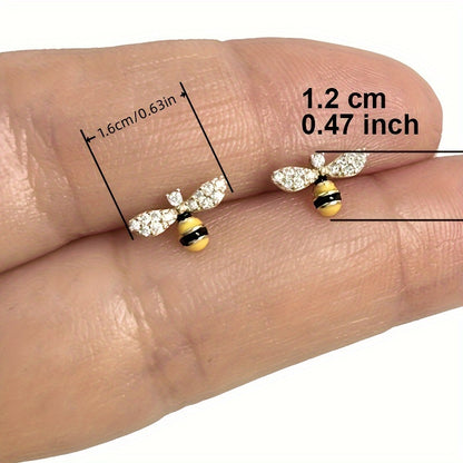 Personalized fashion cute flying bee earrings Women's birthday gift party daily casual accessories