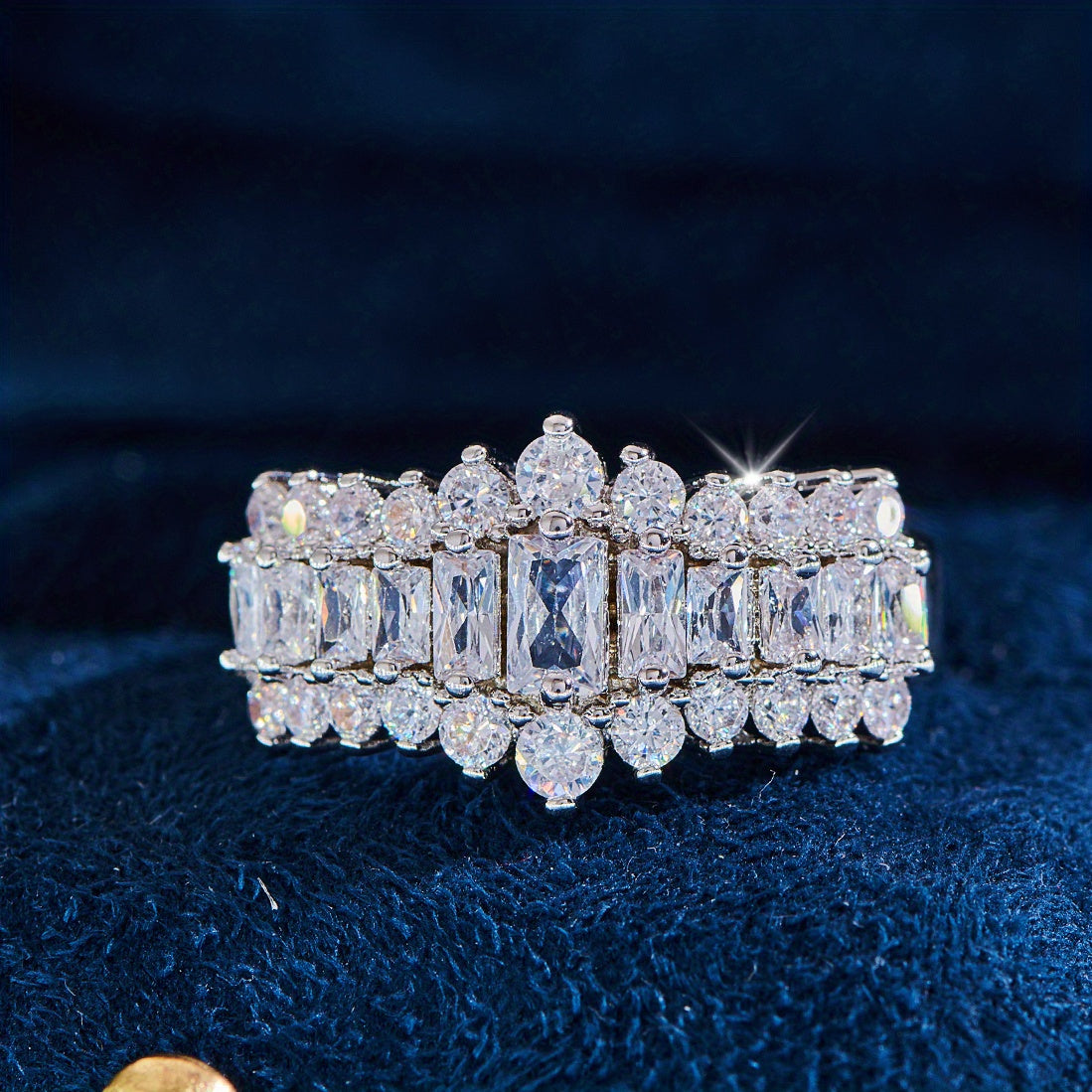 Ladies Elegant Retro White Trapezoidal Cubic Zirconia Wedding Ring - Perfect for Casual Decoration