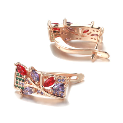 A pair of luxurious gold flower pendant earrings, colorful ornate earrings, fashionable bridal wedding jewelry