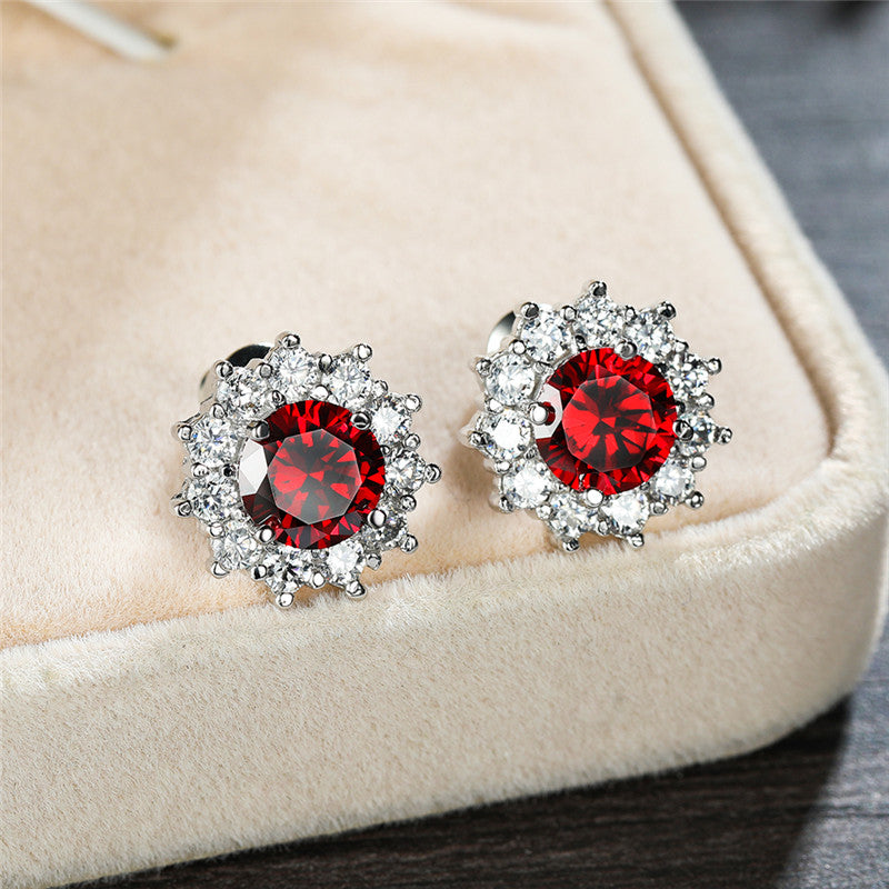 Sparkling zircon decorative flower stud earrings, simple and shiny style, copper jewelry, exquisite female gifts.