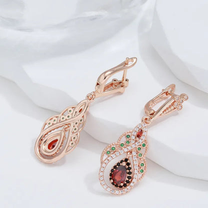 A pair of lever earrings, a sparkling floral design, covered in shiny Zirconia, suitable for everyday clothing and dinner party decorations, a gift for her