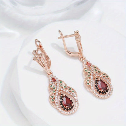 A pair of lever earrings, a sparkling floral design, covered in shiny Zirconia, suitable for everyday clothing and dinner party decorations, a gift for her