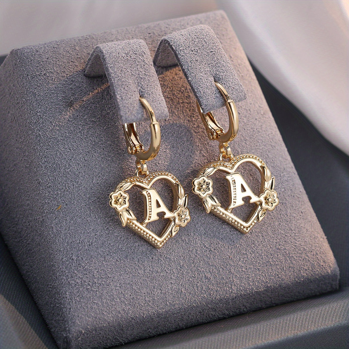 1 pair of gold 26 English alphabet heart-shaped circle earrings rose decorative earrings jewelry wedding reception jewelry valentine's day gift