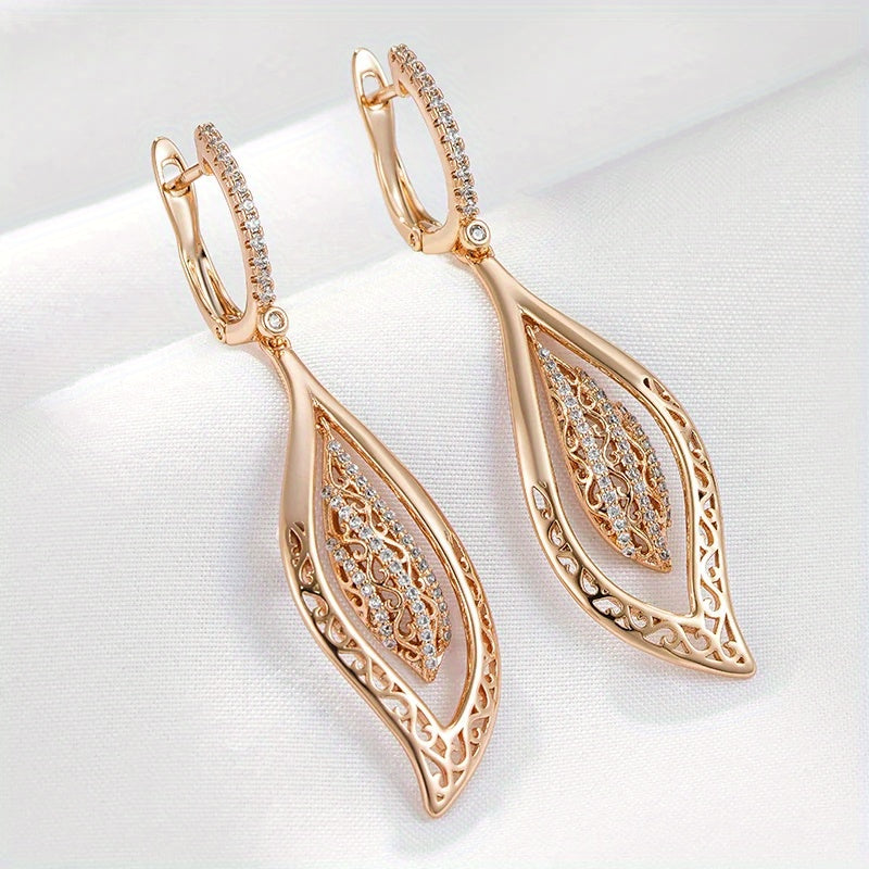 A pair of luxurious gold long leaf pendant earrings, suitable for women, glossy flowers, ethnic style bridal vintage jewelry