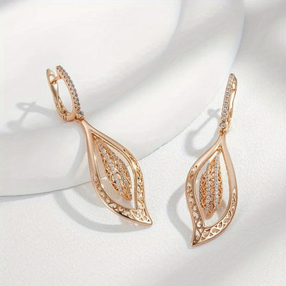 A pair of luxurious gold long leaf pendant earrings, suitable for women, glossy flowers, ethnic style bridal vintage jewelry