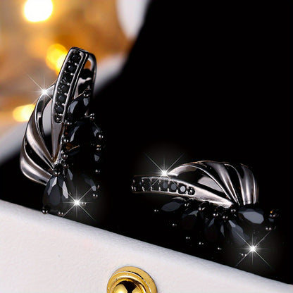 Retro black droplet-shaped black stone pendant earrings, exquisite accessories for ethnic wedding parties, suitable for role-playing