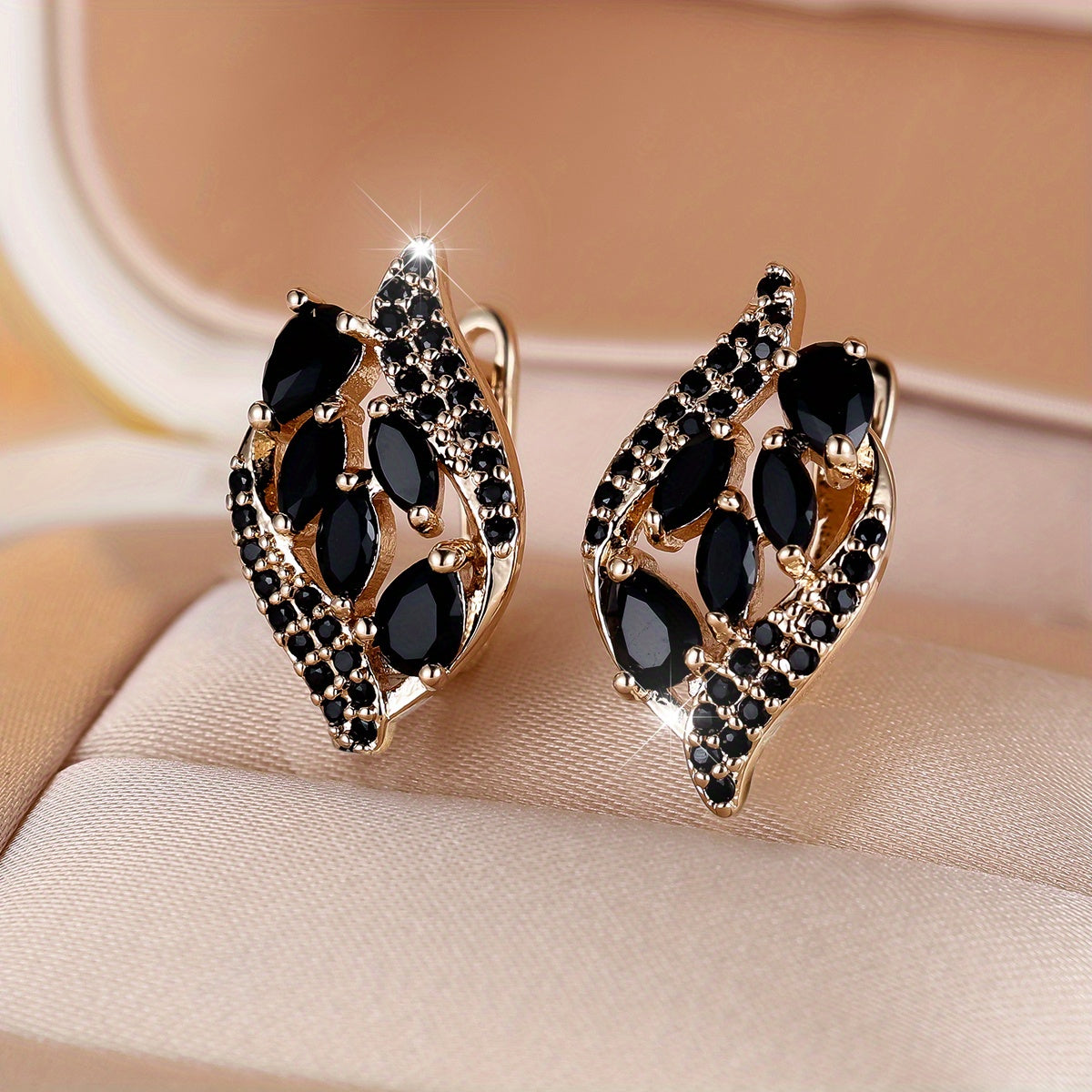 Black oval drop earrings, copper earrings, synthetic Zirconia, unplated, fashionable Women's water drop earrings.