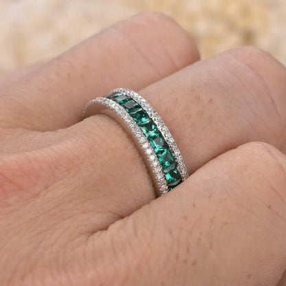 An Eternal Love Ladies Ring, Simple Square Green Synthetic Zircon Broadband, Copper Base, Princess Cut, May Birthday Stone, Suitable for Daily Wear, Engagement, Weddings, Parties, Valentine's Day Gifts