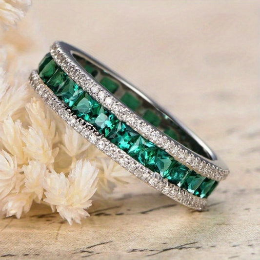 An Eternal Love Ladies Ring, Simple Square Green Synthetic Zircon Broadband, Copper Base, Princess Cut, May Birthday Stone, Suitable for Daily Wear, Engagement, Weddings, Parties, Valentine's Day Gifts