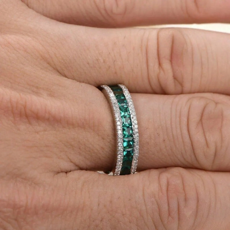 An Eternal Love Ladies Ring, Simple Square Green Synthetic Zircon Broadband, Copper Base, Princess Cut, May Birthday Stone, Suitable for Daily Wear, Engagement, Weddings, Parties, Valentine's Day Gifts