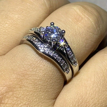 Luxurious and elegant 2-piece Women's engagement wedding ring, classic 4-claw setting, sparkling faux cubic crystal, April raw stone, holiday theme, worn all year round, for weddings, banquets, parties, copper with faux Zirconia, single stone design