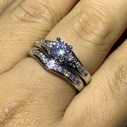 Luxurious and elegant 2-piece Women's engagement wedding ring, classic 4-claw setting, sparkling faux cubic crystal, April raw stone, holiday theme, worn all year round, for weddings, banquets, parties, copper with faux Zirconia, single stone design