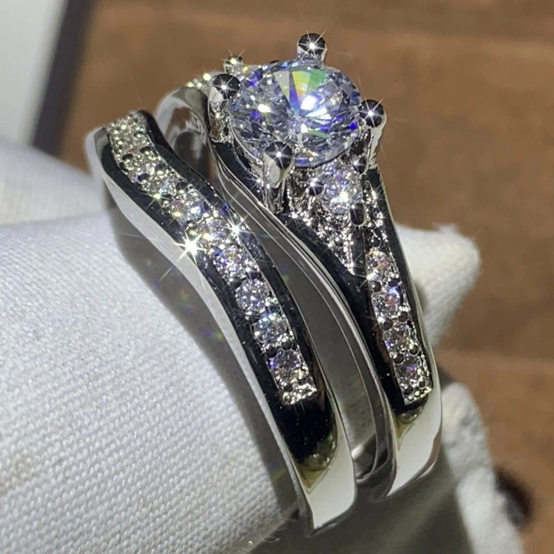 Luxurious and elegant 2-piece Women's engagement wedding ring, classic 4-claw setting, sparkling faux cubic crystal, April raw stone, holiday theme, worn all year round, for weddings, banquets, parties, copper with faux Zirconia, single stone design