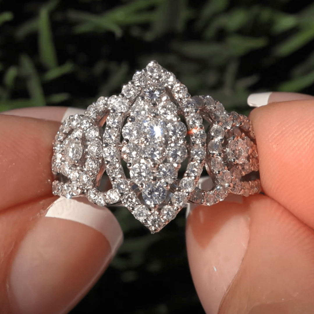 An antique bohemian-style copper engagement ring set with synthetic zircon, an elegant commitment ring for women's daily wear and gifts, perfect for Christmas and all seasons