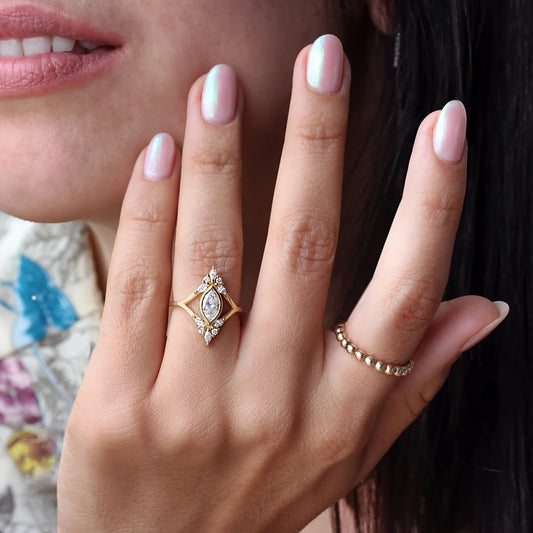 Elegant promise ring set with sparkling Zirconia, horse eye shape, symbolizing beauty and elegance, engagement/wedding ring, replica of luxury jewelry