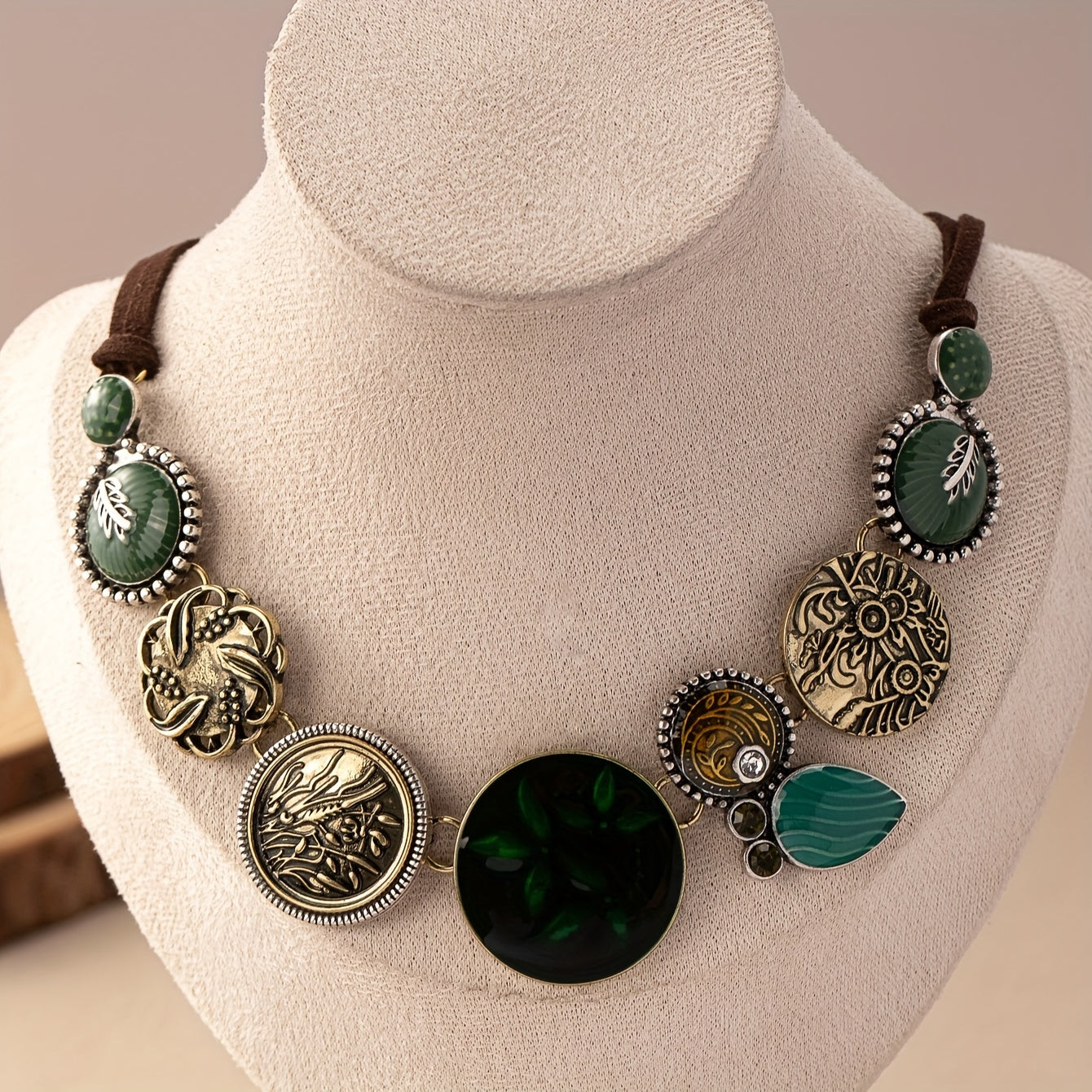 Bohemian retro style luxury floral texture women pendant oil bead necklace, alloy material, suitable for daily wear and vacation