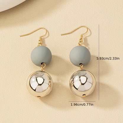 A three-piece necklace plus earrings bohemian jewelry set made of exaggerated beads is the perfect decoration for a summer beach party