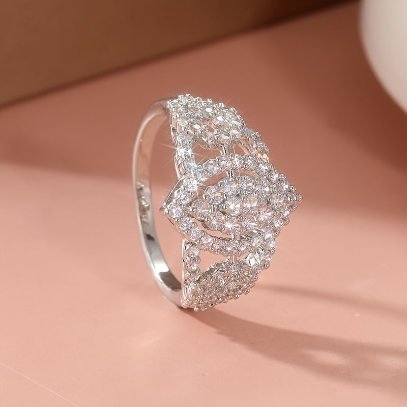 An antique bohemian-style copper engagement ring set with synthetic zircon, an elegant commitment ring for women's daily wear and gifts, perfect for Christmas and all seasons