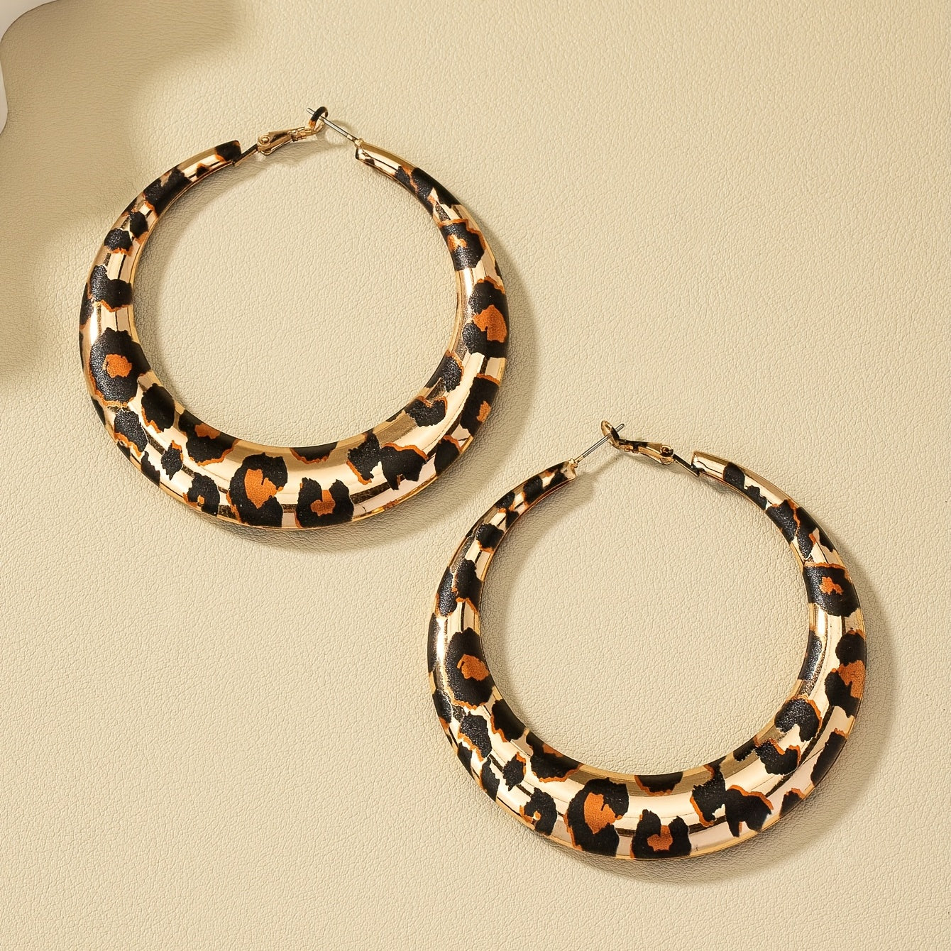 Leopard print pattern thick ring earrings, retro bohemian style alloy jewelry, suitable for daily casual wear