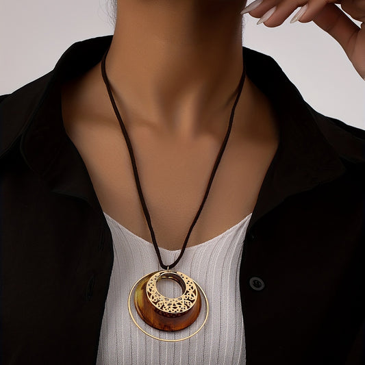 Vintage Round Pendant Adjustable Length Necklace