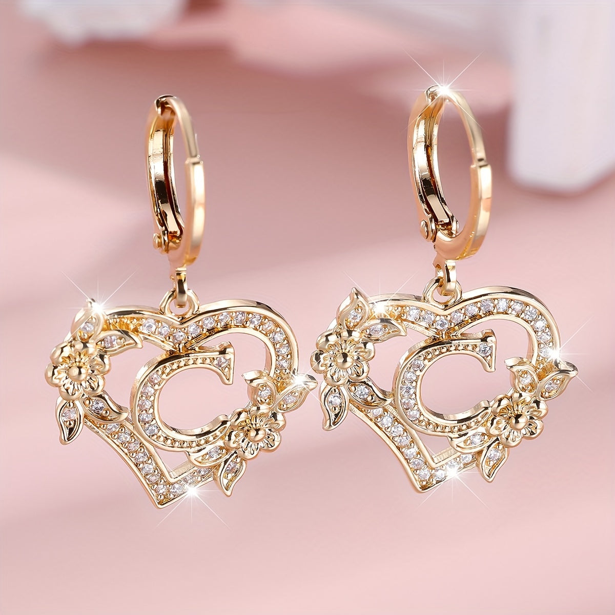 Square diamond heart stud earrings with letter engraving A-Z, synthetic diamond stud earrings, copper ear needles, unplated, with floral design, suitable for women, over 15 years old, university theme