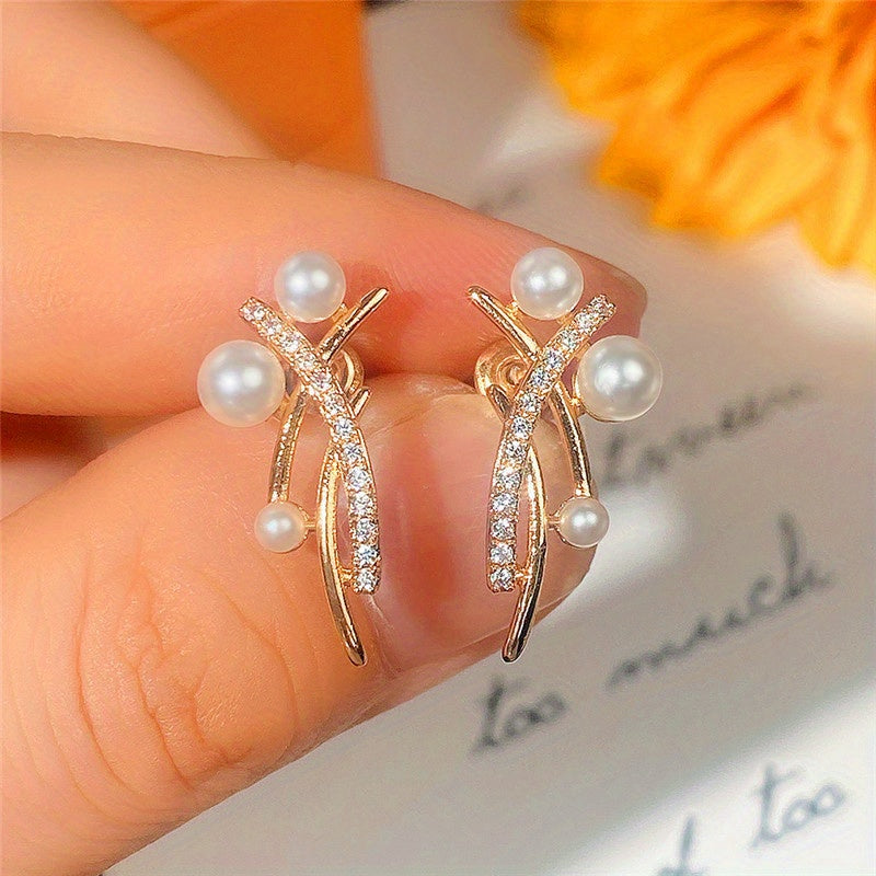 A pair of elegant copper baroque pearl stud earrings, synthetic April birthday stones, suitable for everyday and party wear, nickel-free, Maldera holiday accessories