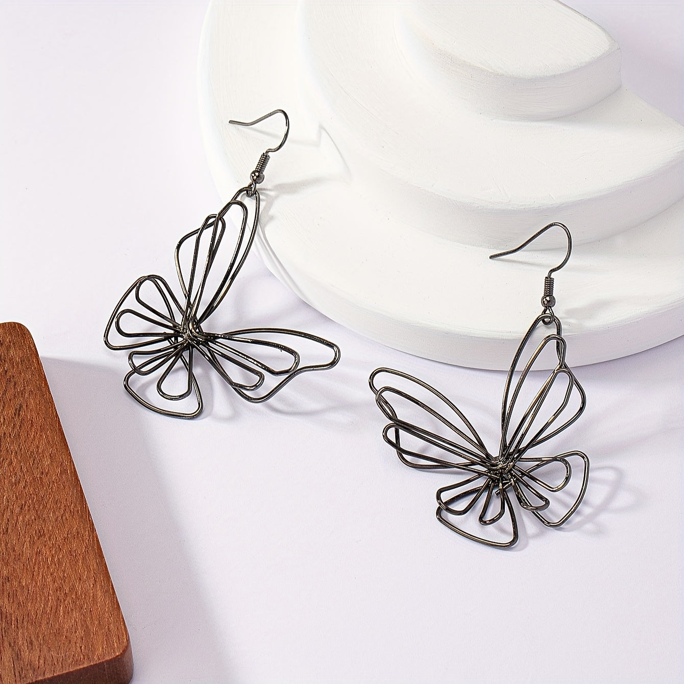 Exquisite Hollow Butterfly Design Wire Wrapped Drop Earrings Vintage Bohemian Style Alloy Jewelry Exquisite Earrings