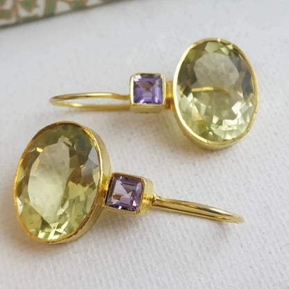 A pair of vintage bohemian 14K gold-plated brass stud earrings with champagne glass drops and purple trim - elegant drop ear stud earrings for Women's daily wear and gift giving, Christmas ornament collection