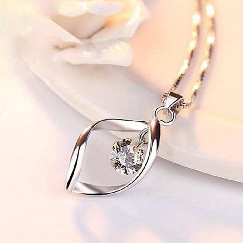 Exquisite 925 Silver Plated White Rhinestone Teardrop Pendant Necklace Ladies Elegant Bride Engagement Wedding Necklace Jewelry