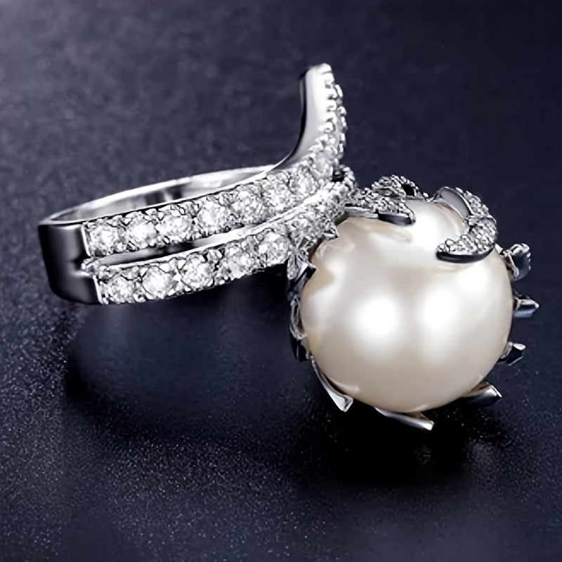 Elegant Women's fashion ring with luxurious imitation pearls and cubic Zirconia - perfect for parties, anniversaries and gifts