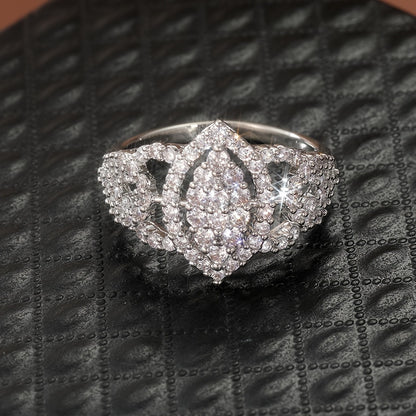 An antique bohemian-style copper engagement ring set with synthetic zircon, an elegant commitment ring for women's daily wear and gifts, perfect for Christmas and all seasons