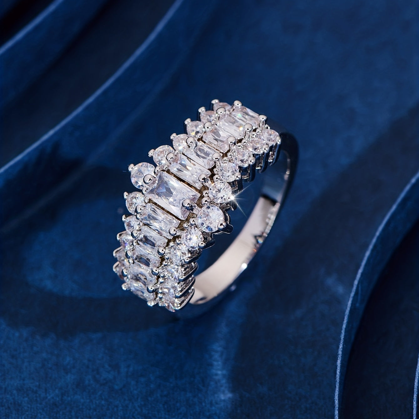 Ladies Elegant Retro White Trapezoidal Cubic Zirconia Wedding Ring - Perfect for Casual Decoration