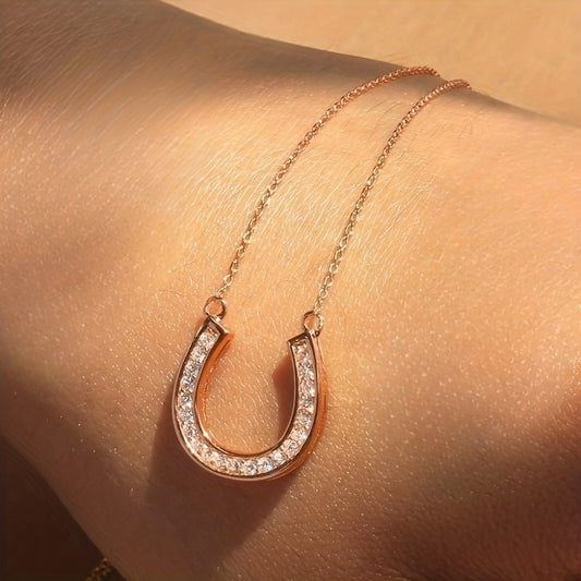 Simple horseshoe Zirconia pendant necklace, Women's daily wear fashion jewelry