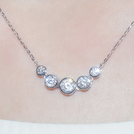 Ladies' elegant and simple five-stone cubic Zirconia pendant necklace, April birthday stone, carnival day wedding engagement wedding jewelry, copper plating process, all-season versatile chain