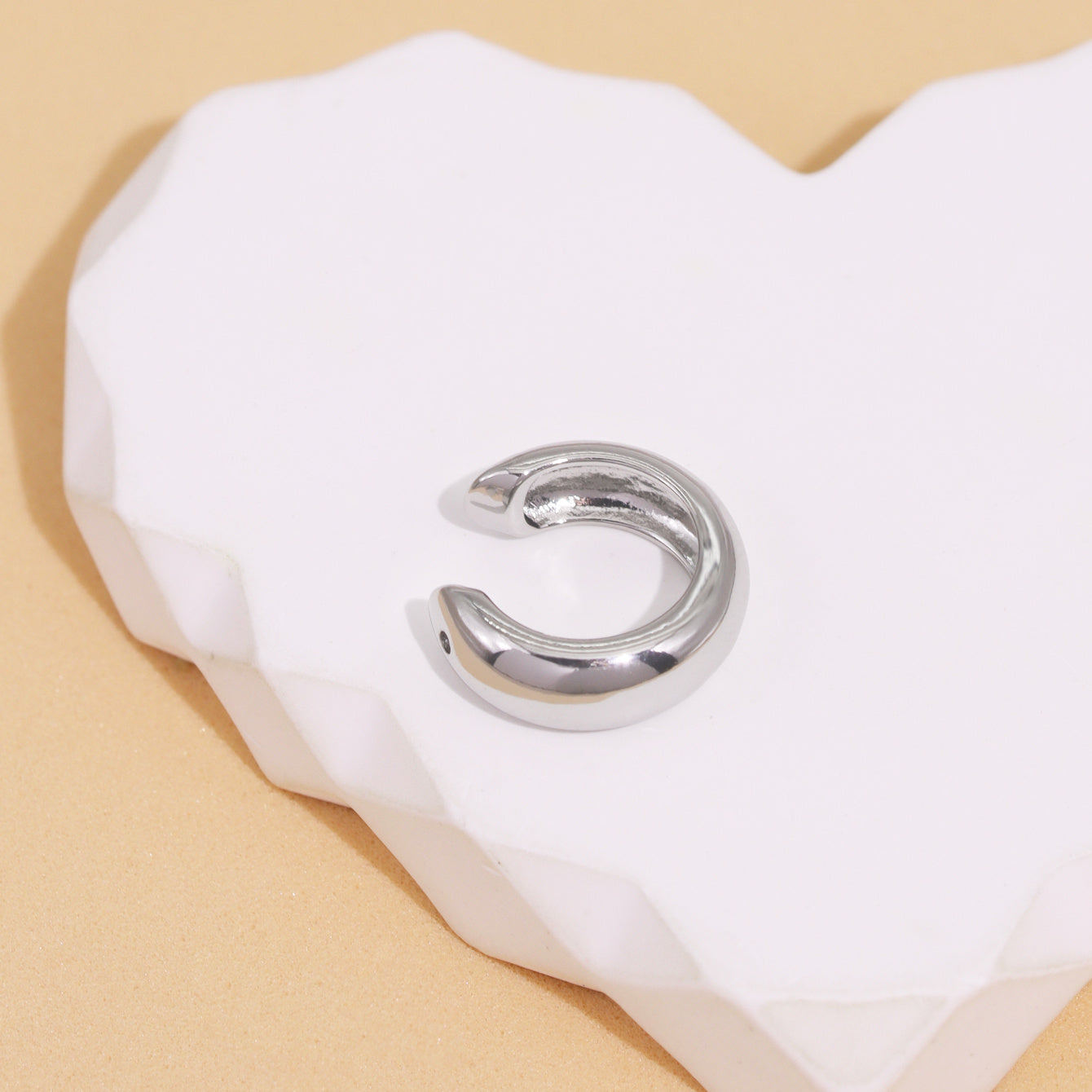 Simple C-shaped geometric ear clips, stylish basic earrings, girls' accessories gifts