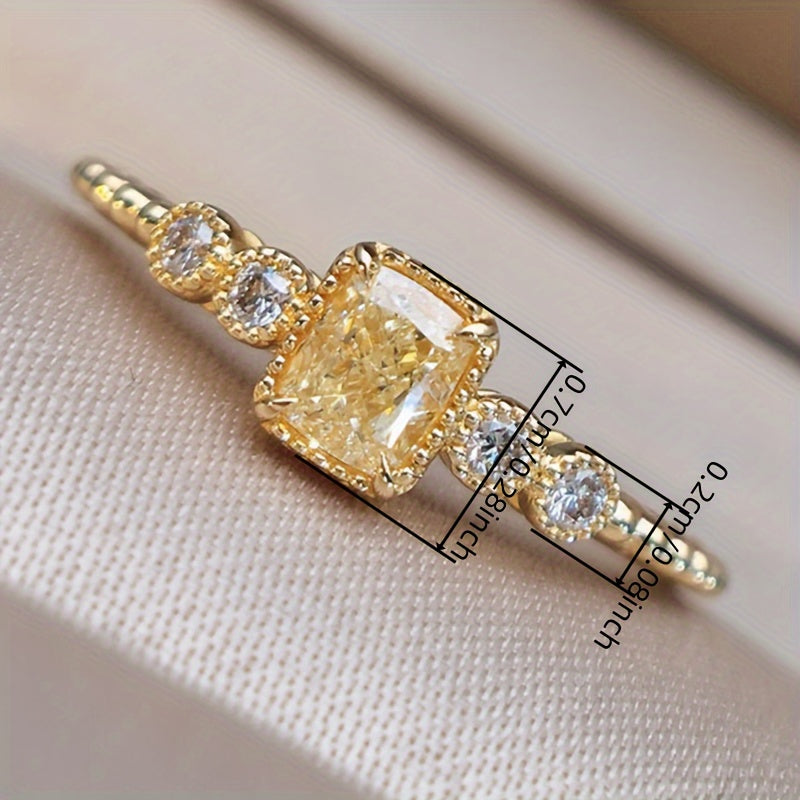 Ladies engagement wedding banquet jewelry, beautifully set yellow faux gemstone ring, four-claw design