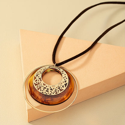 Vintage Round Pendant Adjustable Length Necklace